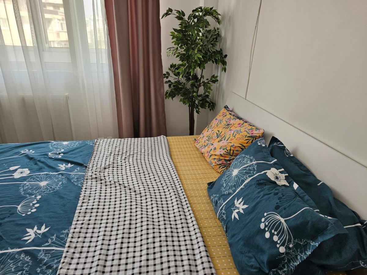 Apartament Near The Park Two Rooms Bukarest Exterior foto